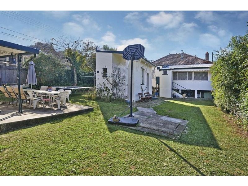 27 Jubilee Avenue, Carlton NSW 2218