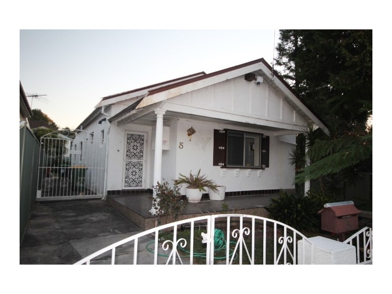 5 Tideswell Street, Ashfield NSW 2131