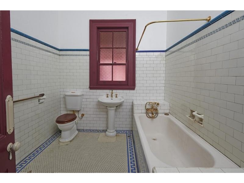 18 Julia Street, Ashfield NSW 2131