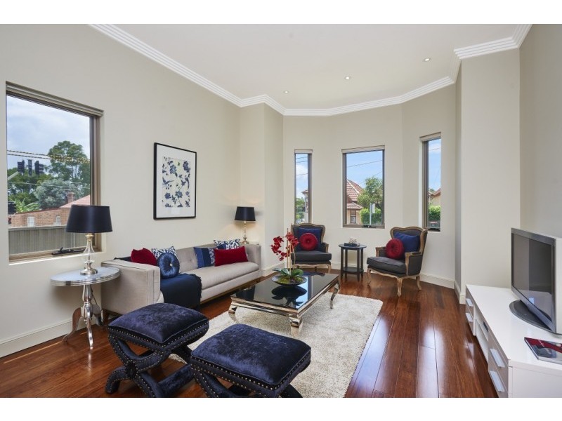 Terrace 2/2 Toothill Street, Lewisham NSW 2049