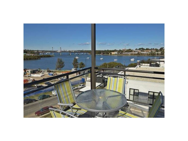 30/141 Bowden Street, Meadowbank NSW 2114