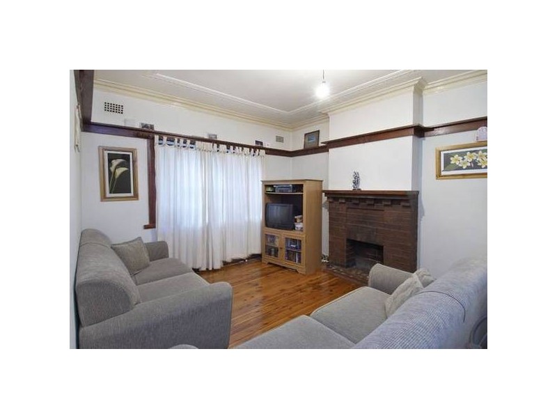 2/10 Grainger Avenue, Ashfield NSW 2131