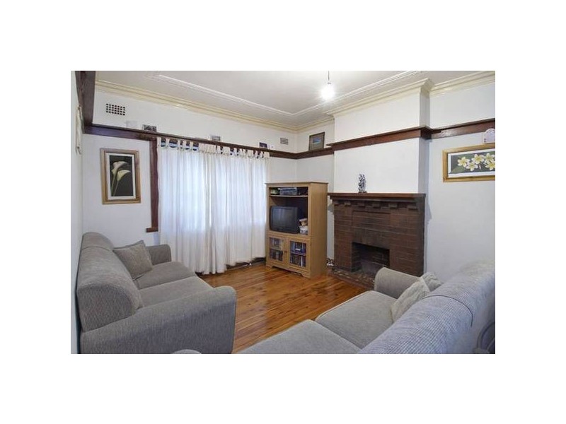 2/10 Grainger Avenue, Ashfield NSW 2131