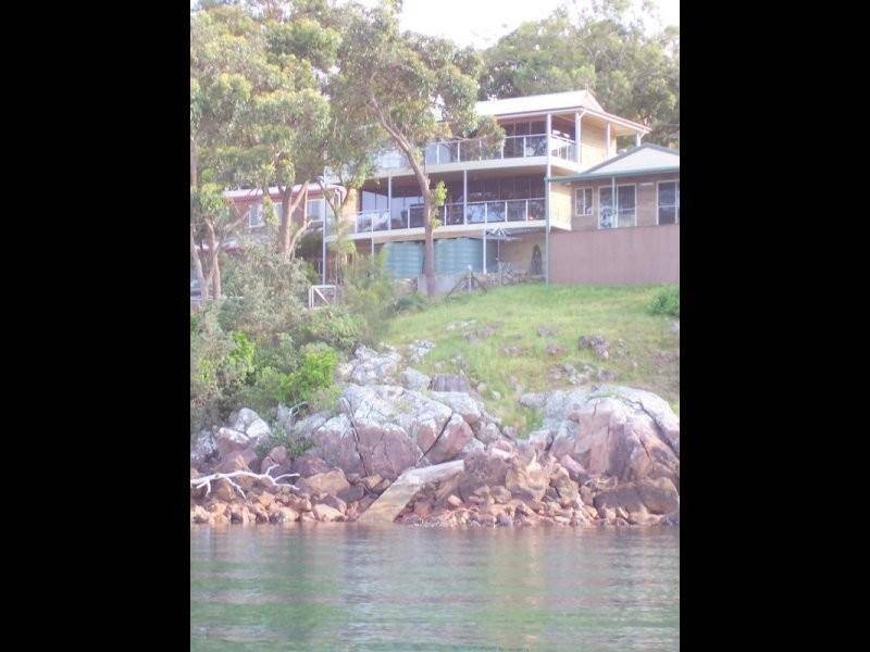 6 The Esplanade, North Arm Cove NSW 2324