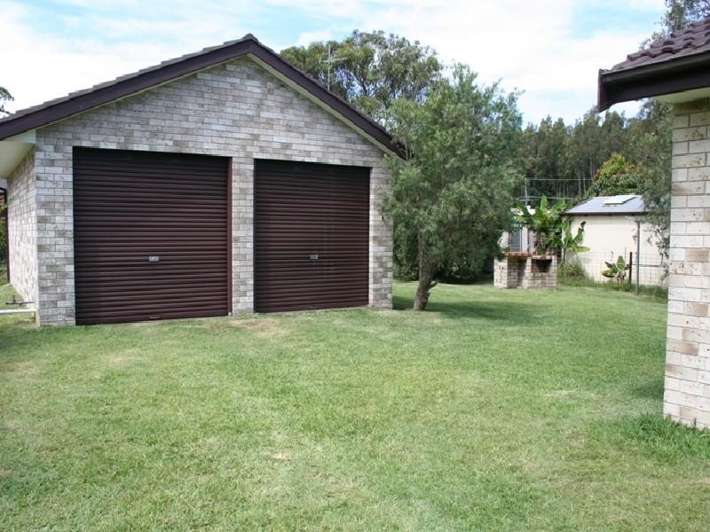 32 Muneela Avenue, Hawks Nest NSW 2324