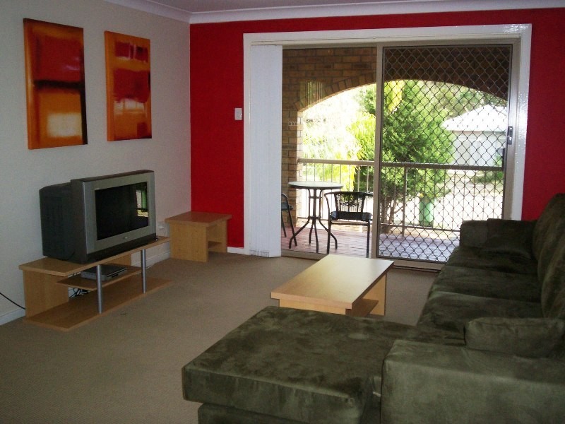 2/12 Margaret Street, Hawks Nest NSW 2324