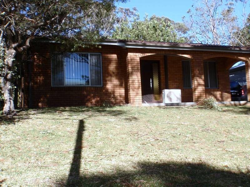38 DOLPHIN AVENUE, Hawks Nest NSW 2324