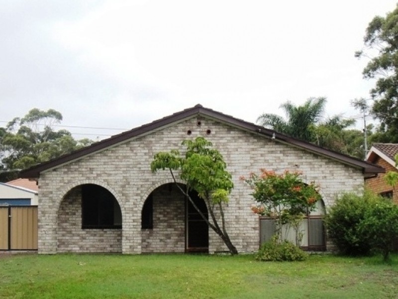 16 Dolphin Avenue, Hawks Nest NSW 2324