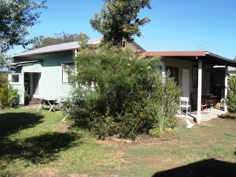 11 Moola Street, Hawks Nest NSW 2324