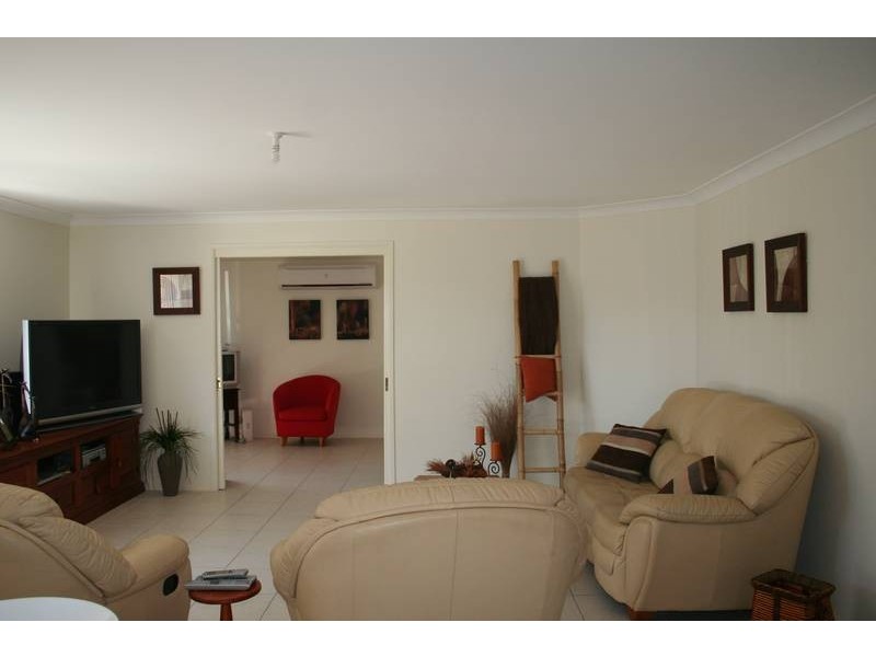 25 BILLABONG AVENUE, Tea Gardens NSW 2324