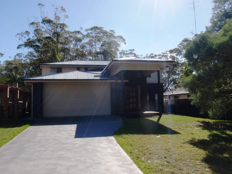 74 Albatross Avenue, Hawks Nest NSW 2324