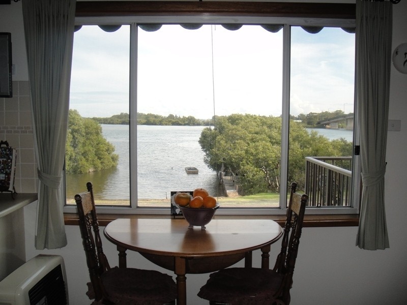 18 Moira Parade, Hawks Nest NSW 2324