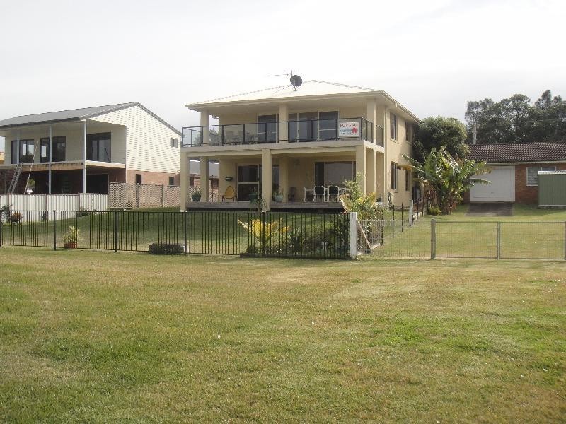 94 Bayview Road, Tea Gardens NSW 2324