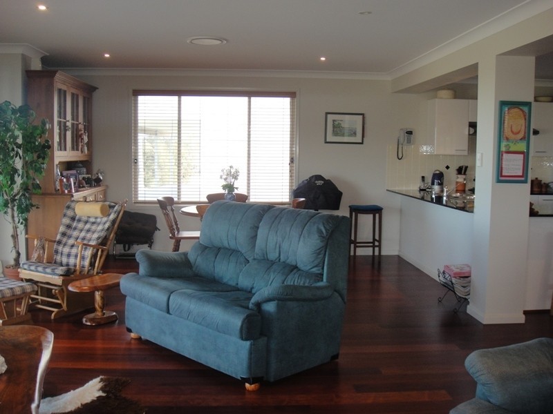 94 Bayview Road, Tea Gardens NSW 2324