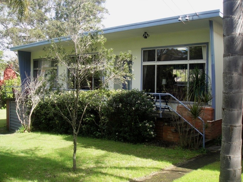 7 Dolphin Avenue, Hawks Nest NSW 2324