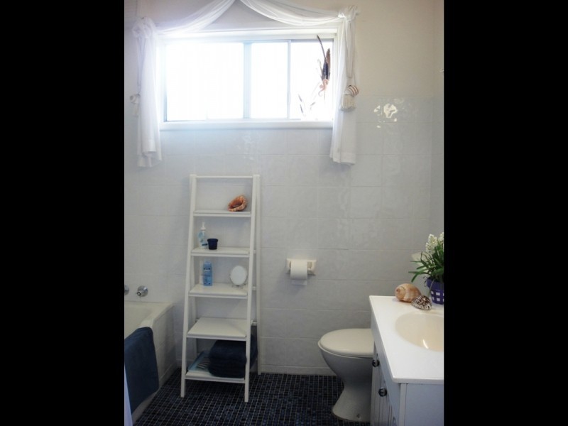 7 Dolphin Avenue, Hawks Nest NSW 2324