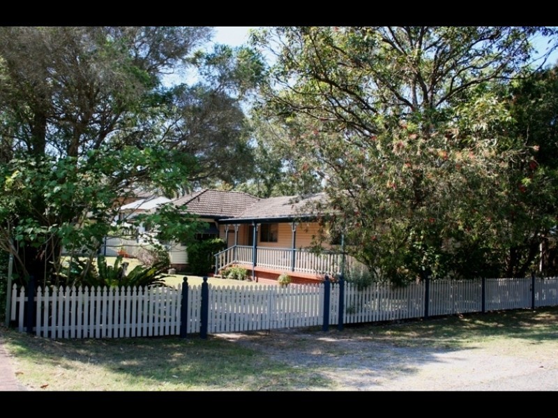 4 Cooloon Street, Hawks Nest NSW 2324
