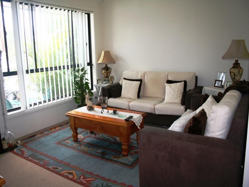 2/9 Sinclair Drive, Tea Gardens NSW 2324
