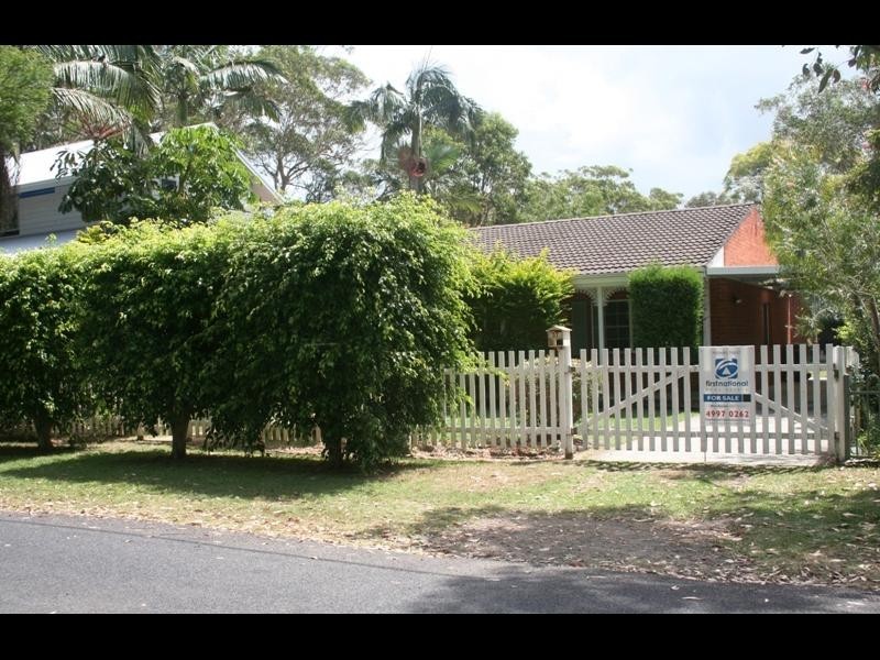 37 Dolphin Avenue, Hawks Nest NSW 2324