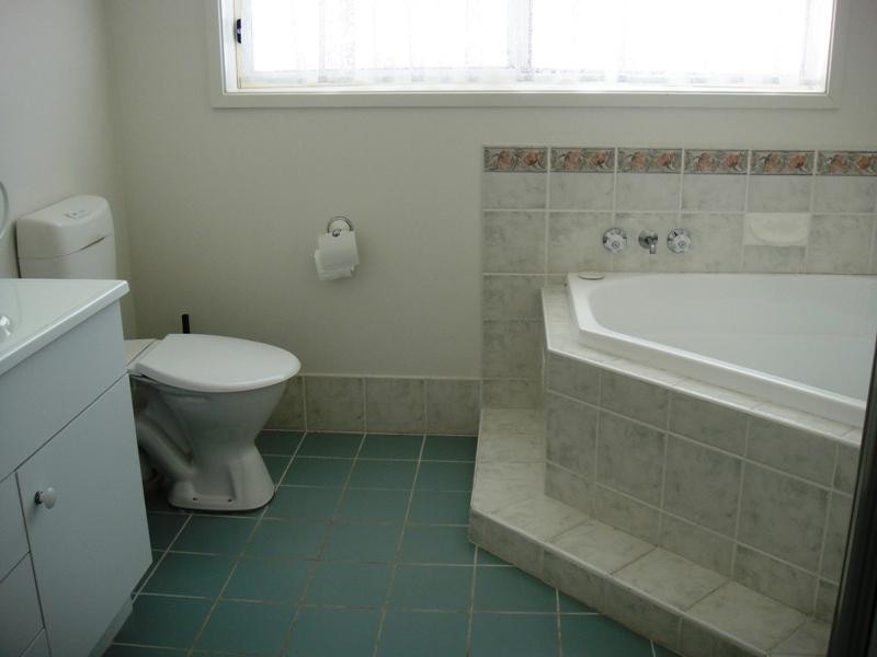 2 Kikarra Crescent, Hawks Nest NSW 2324
