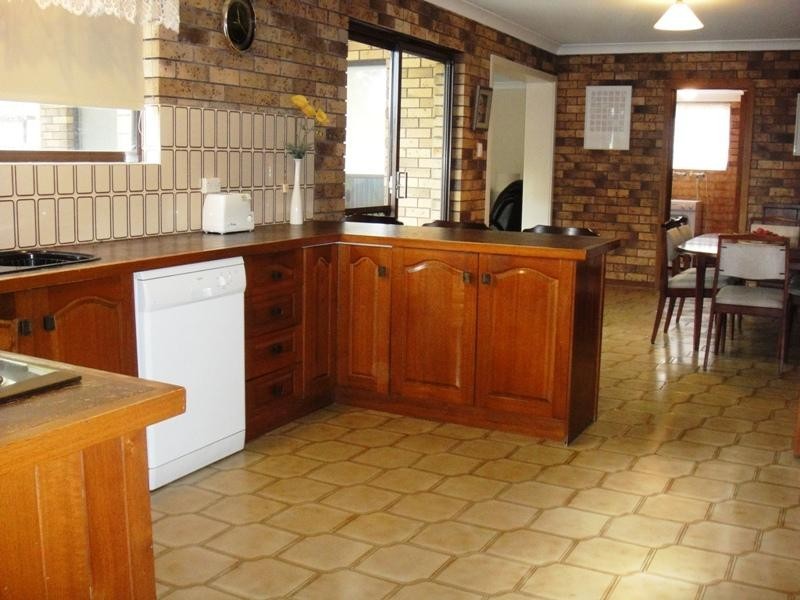 18 Karthena Crescent, Hawks Nest NSW 2324