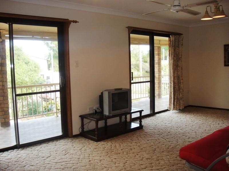 18 Karthena Crescent, Hawks Nest NSW 2324