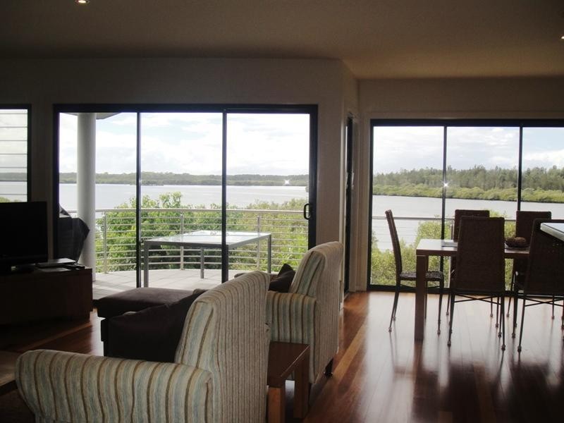 8/1 Marine Drive, Tea Gardens NSW 2324