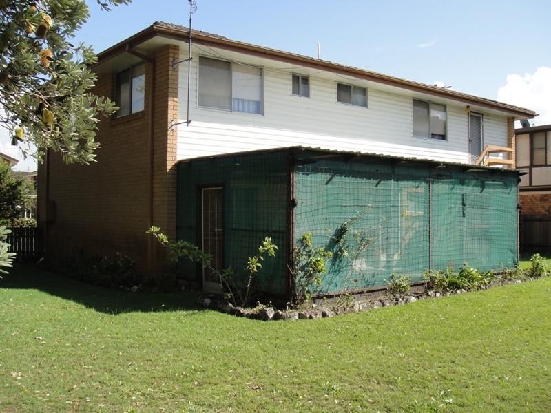 8 Pelican Avenue, Hawks Nest NSW 2324