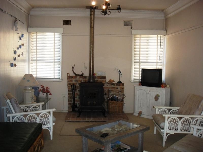 4 Dolphin Avenue, Hawks Nest NSW 2324