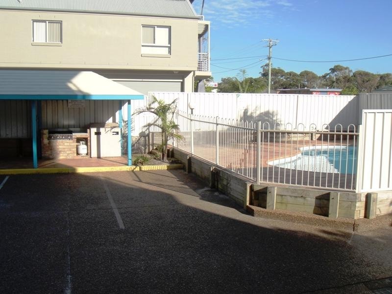 4/1 Beach Road, Hawks Nest NSW 2324