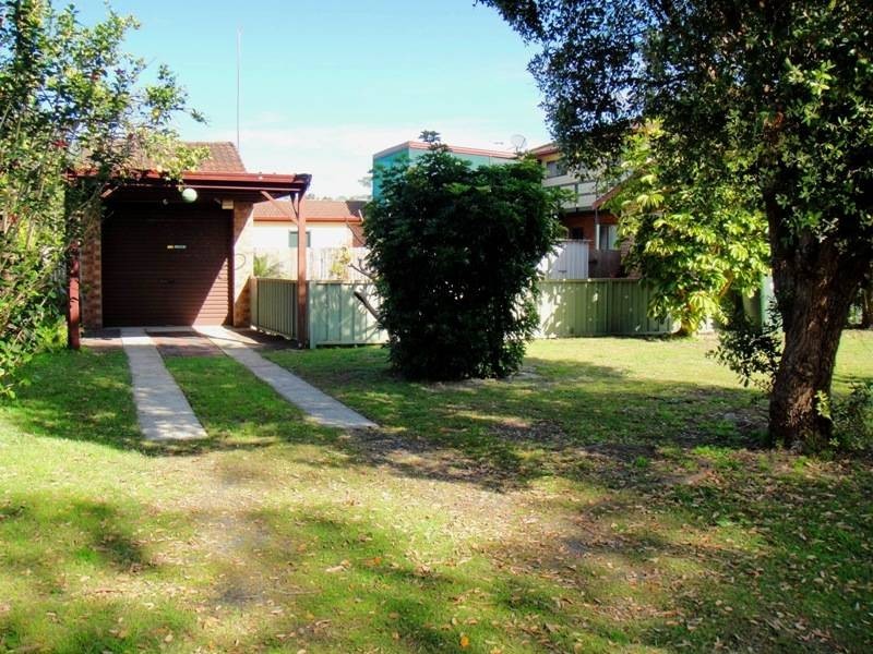 18 Muneela Avenue, Hawks Nest NSW 2324