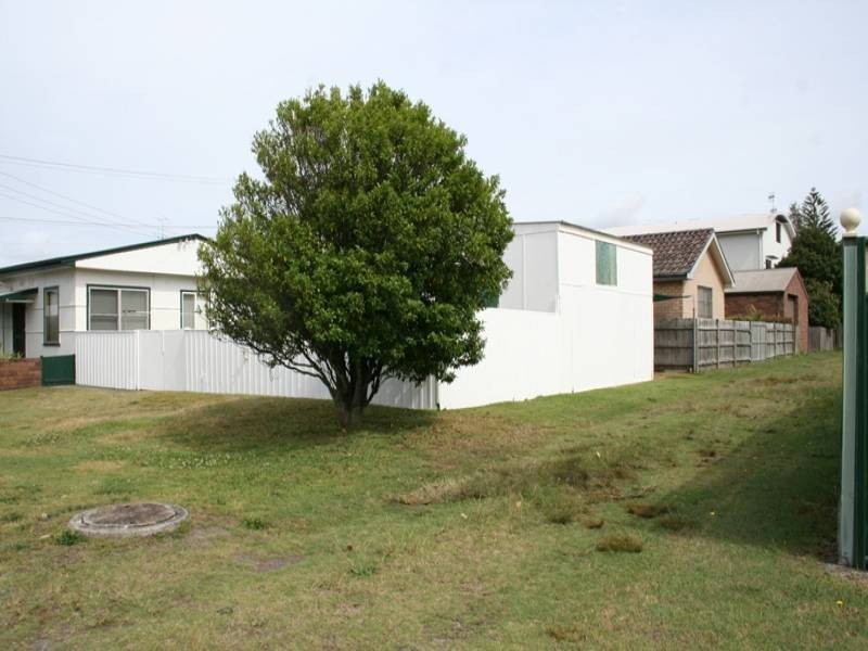 26 Moira Parade, Hawks Nest NSW 2324