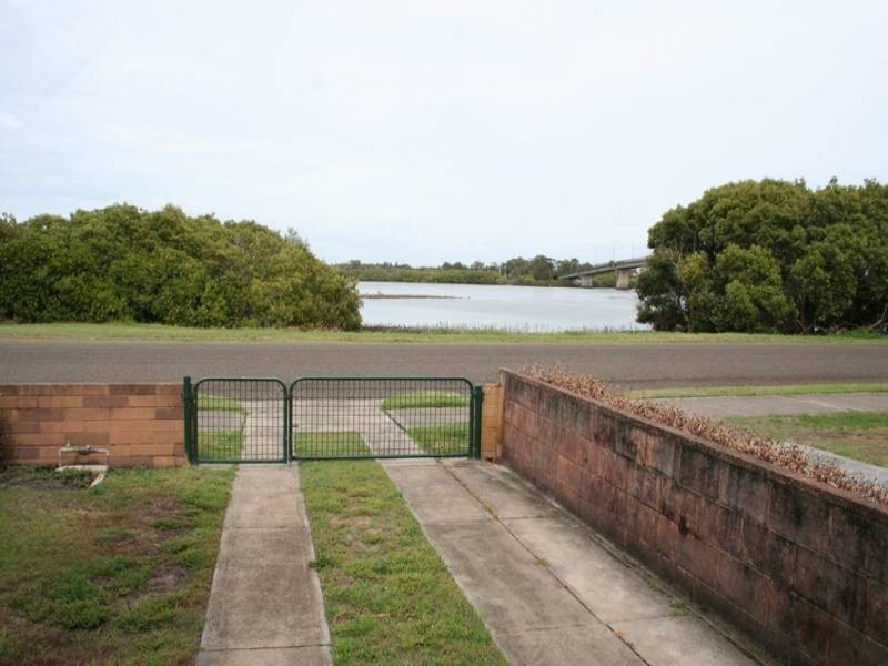 26 Moira Parade, Hawks Nest NSW 2324