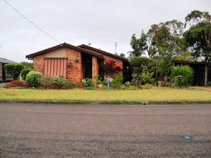 15 Albatross Avenue, Hawks Nest NSW 2324