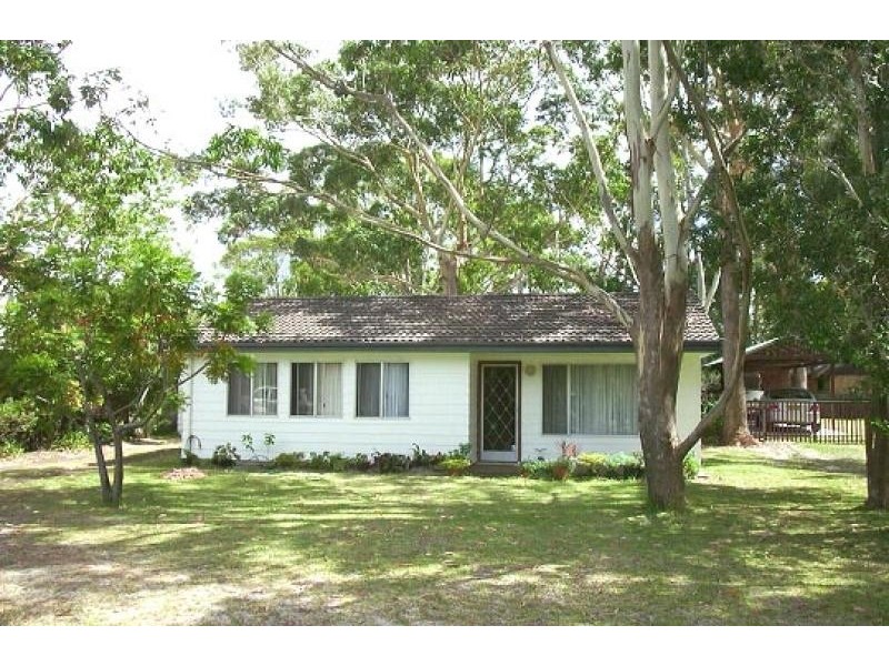 13 Carramar Crescent, Hawks Nest NSW 2324