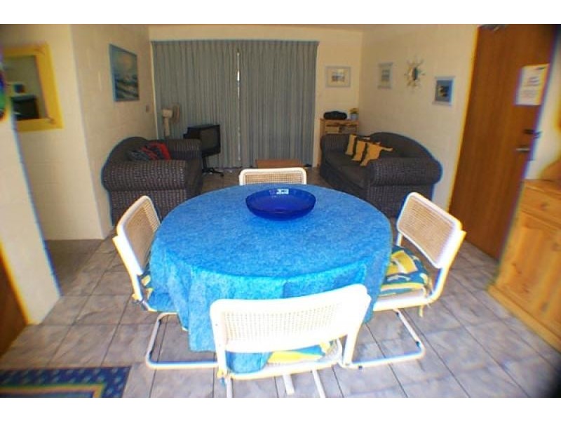 2/72 Mirreen Street, Hawks Nest NSW 2324