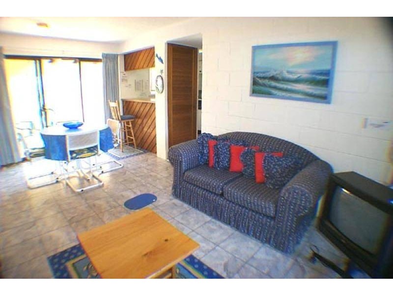 2/72 Mirreen Street, Hawks Nest NSW 2324