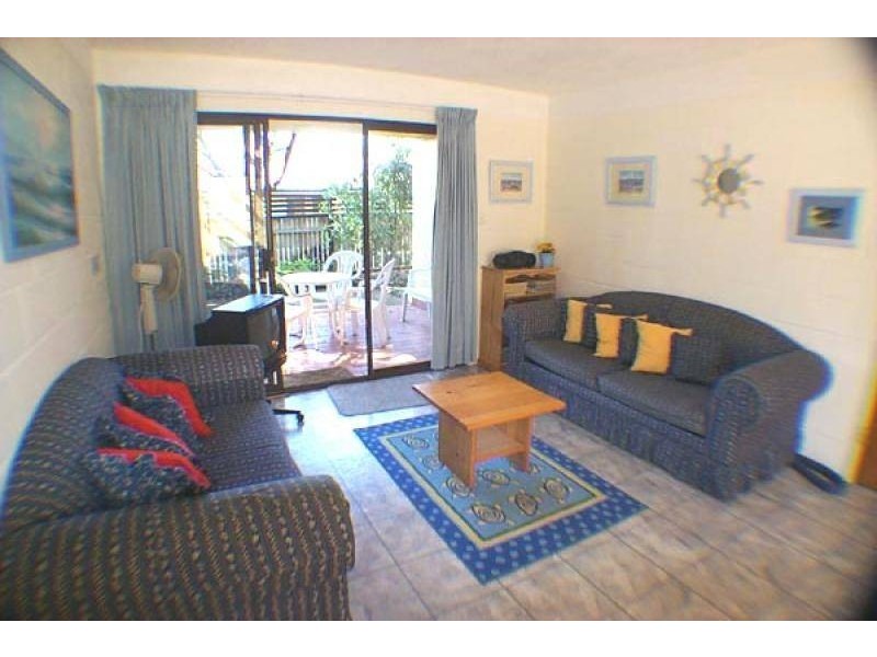 2/72 Mirreen Street, Hawks Nest NSW 2324