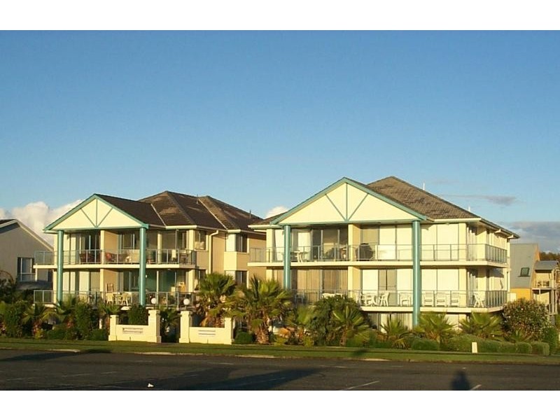 8/1 Beach Road, Hawks Nest NSW 2324