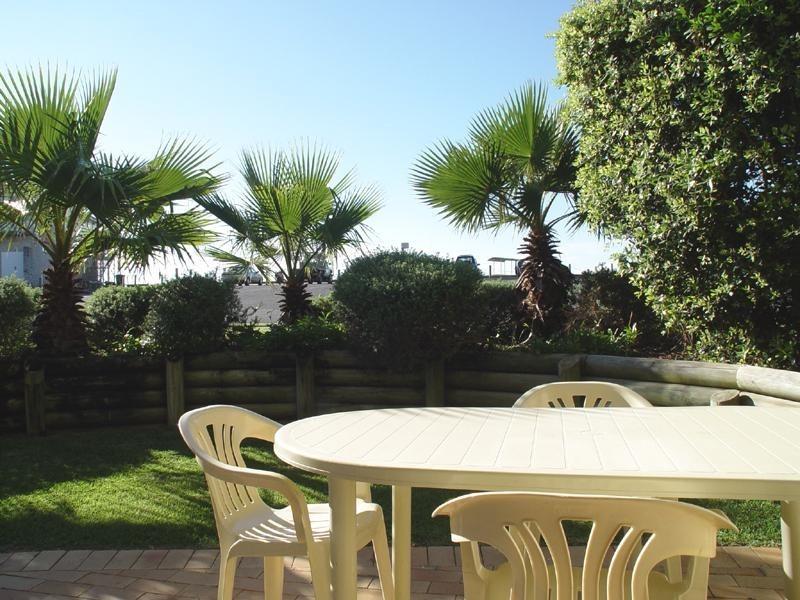 8/1 Beach Road, Hawks Nest NSW 2324