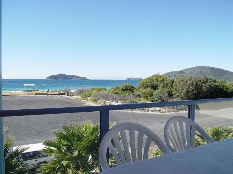 11/1 Beach Road, Hawks Nest NSW 2324