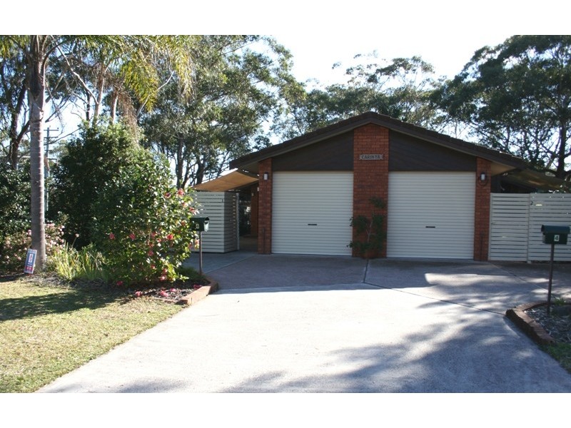 1/4 Carinya Close, Hawks Nest NSW 2324