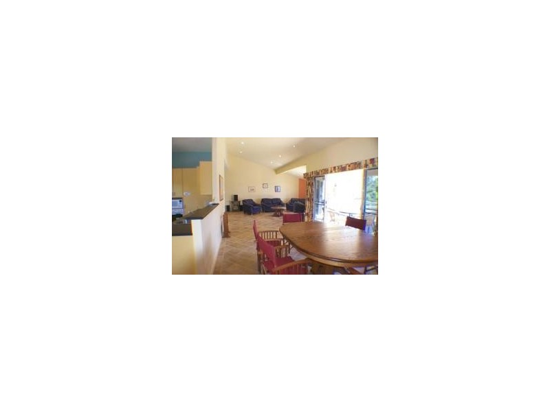 4 Fishermans Walk, Hawks Nest NSW 2324