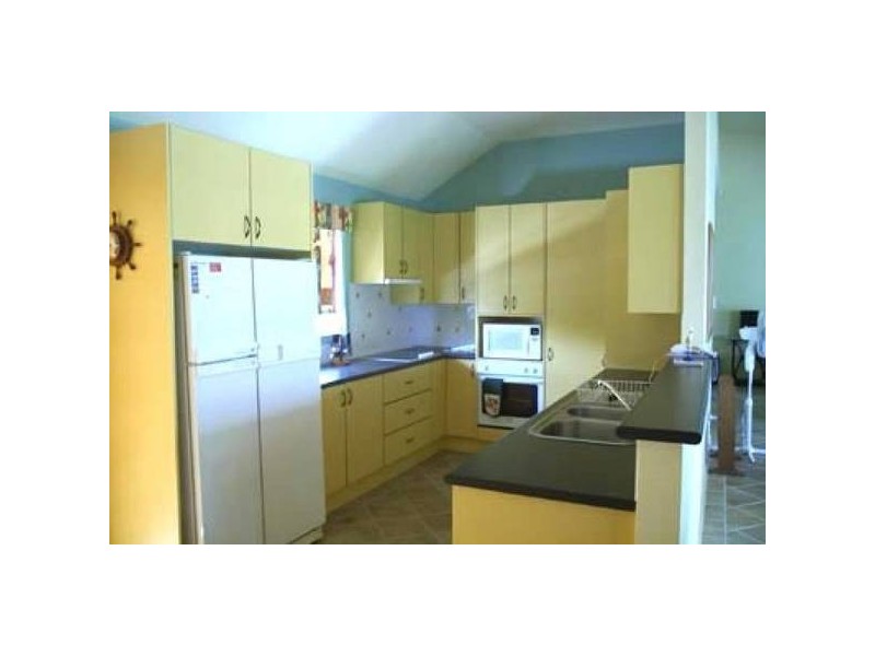 4 Fishermans Walk, Hawks Nest NSW 2324