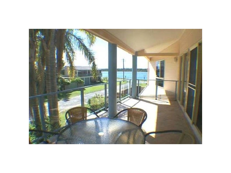 4 Fishermans Walk, Hawks Nest NSW 2324