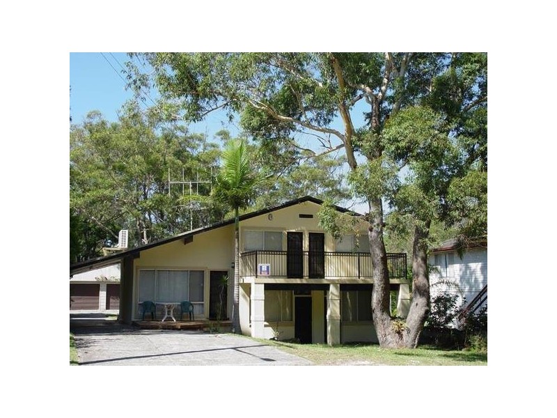 54 Yamba Street, Hawks Nest NSW 2324