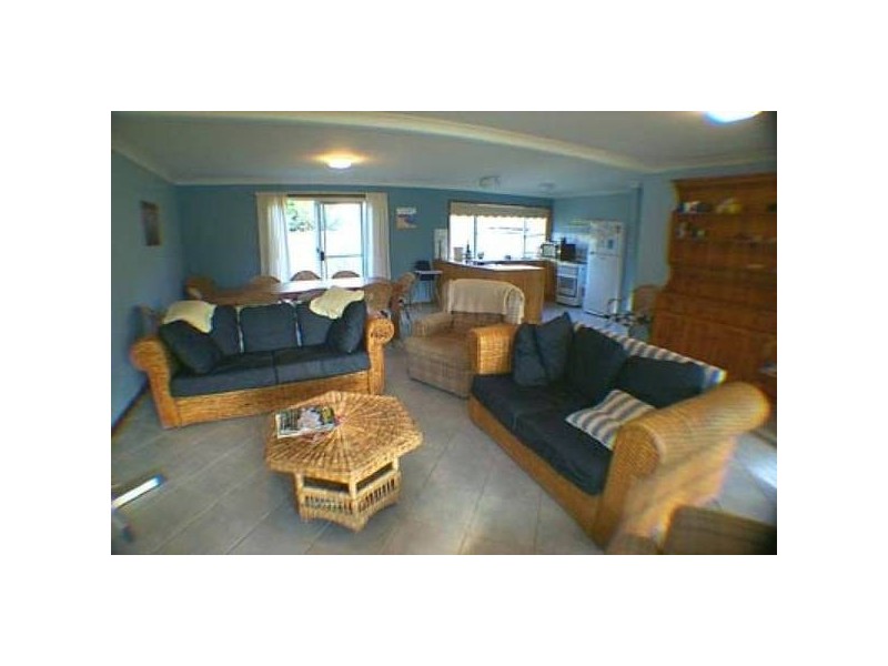 8 Kurrawong Avenue, Hawks Nest NSW 2324