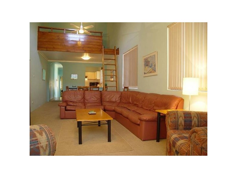 2/7 Russell Street, Hawks Nest NSW 2324