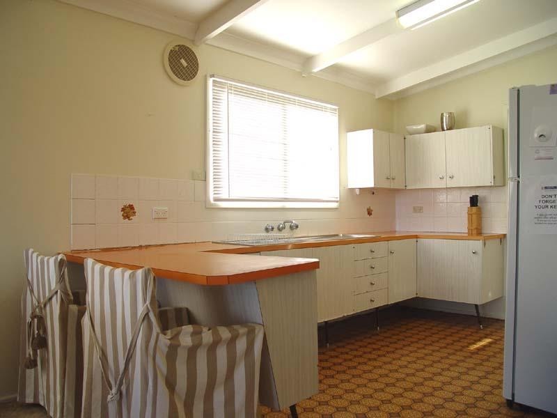 16 Moira Parade, Hawks Nest NSW 2324