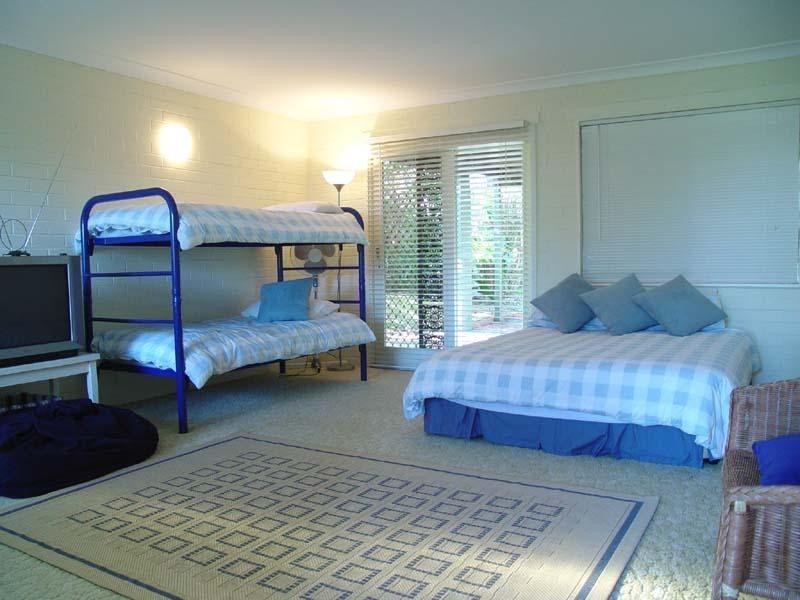 16 Moira Parade, Hawks Nest NSW 2324